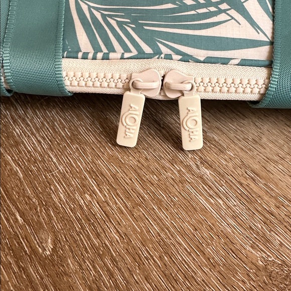 NWT Aloha Collection Collapsible Beach Tote - Picture 6 of 7